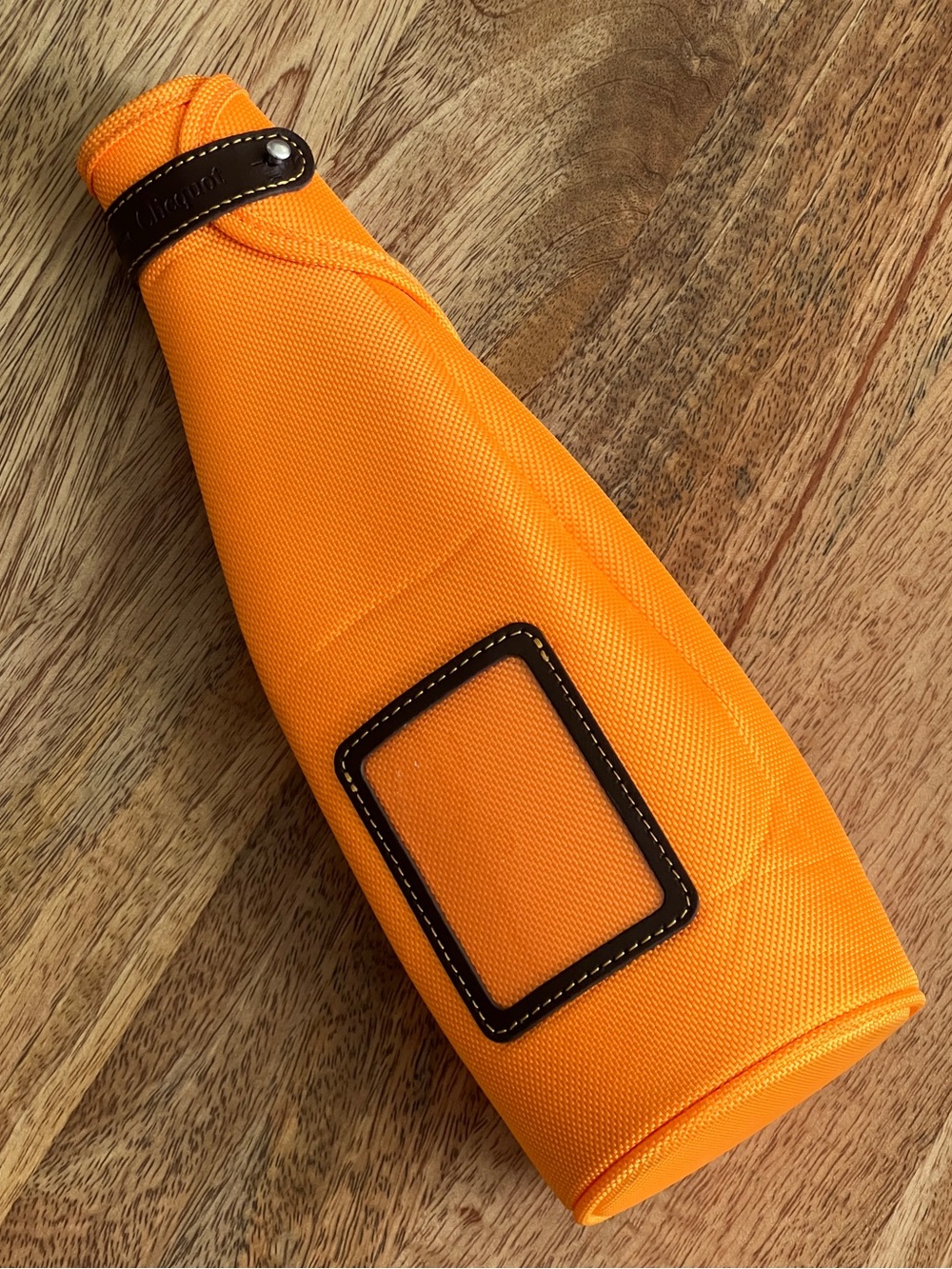 Veuve Clicquot Champagne Insulated Neoprene Zipper Bottle Ice Jacket Leather